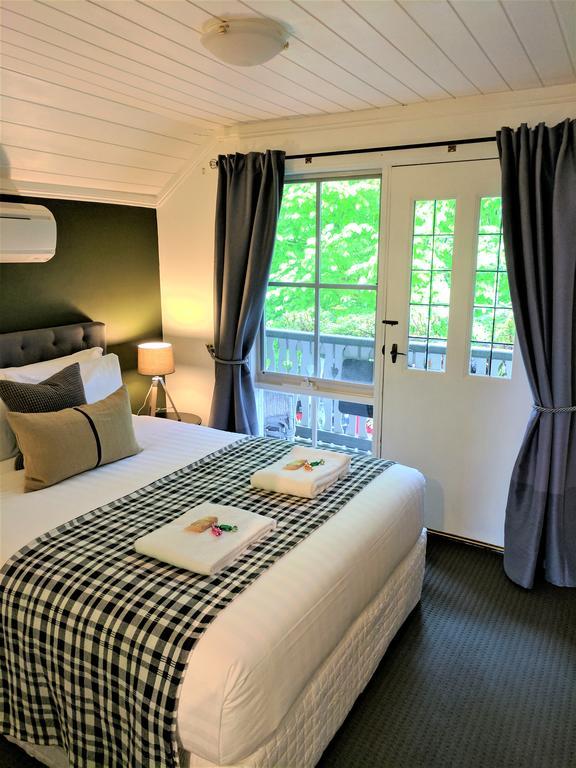 Annie Roes Luxury B&B Bend of Islands Extérieur photo