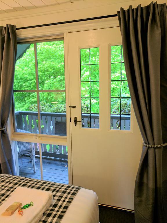 Annie Roes Luxury B&B Bend of Islands Extérieur photo