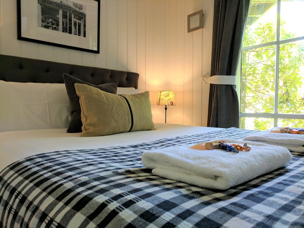 Annie Roes Luxury B&B Bend of Islands Extérieur photo