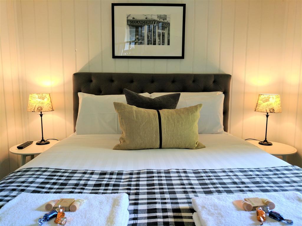 Annie Roes Luxury B&B Bend of Islands Extérieur photo
