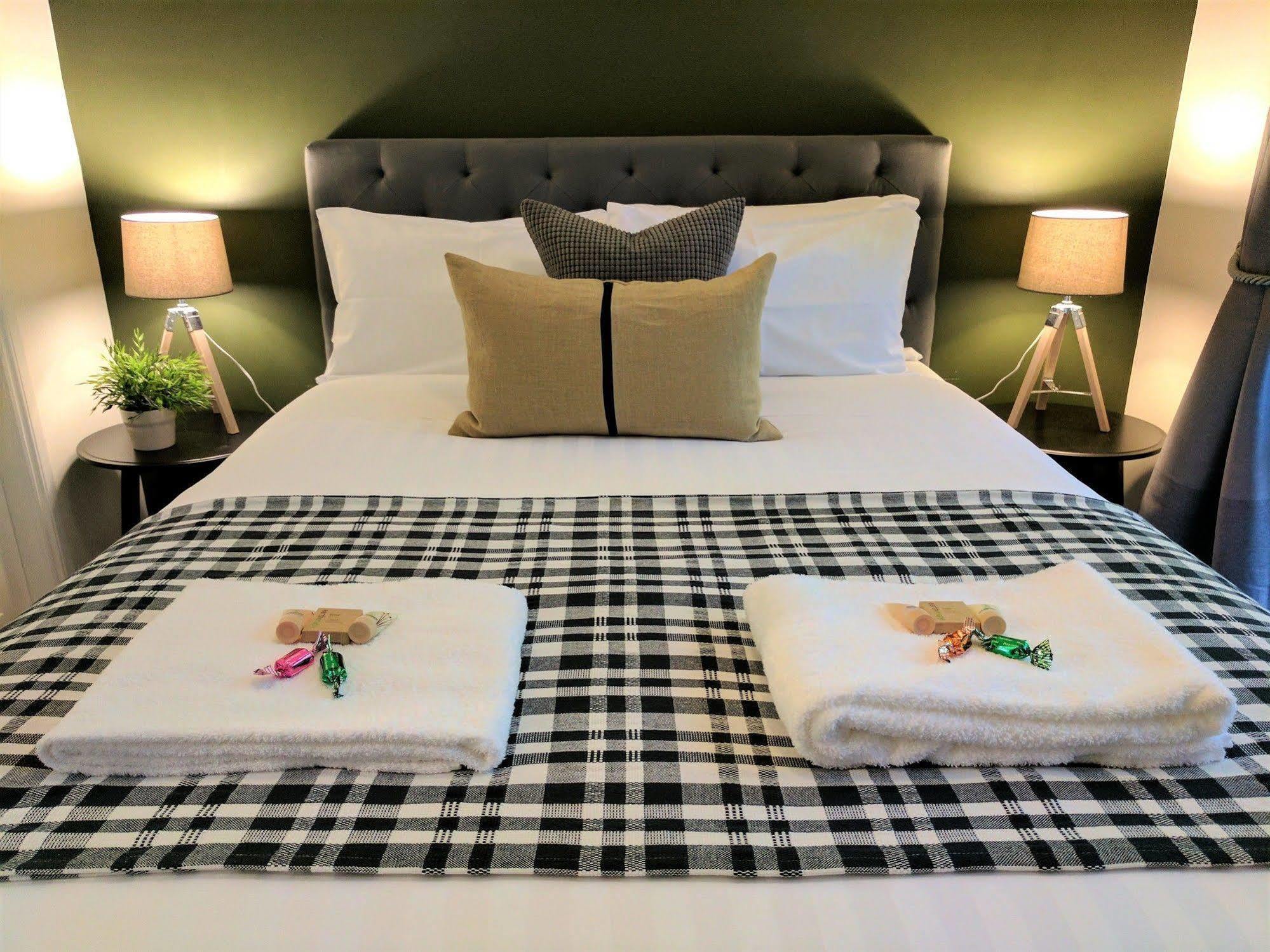 Annie Roes Luxury B&B Bend of Islands Extérieur photo