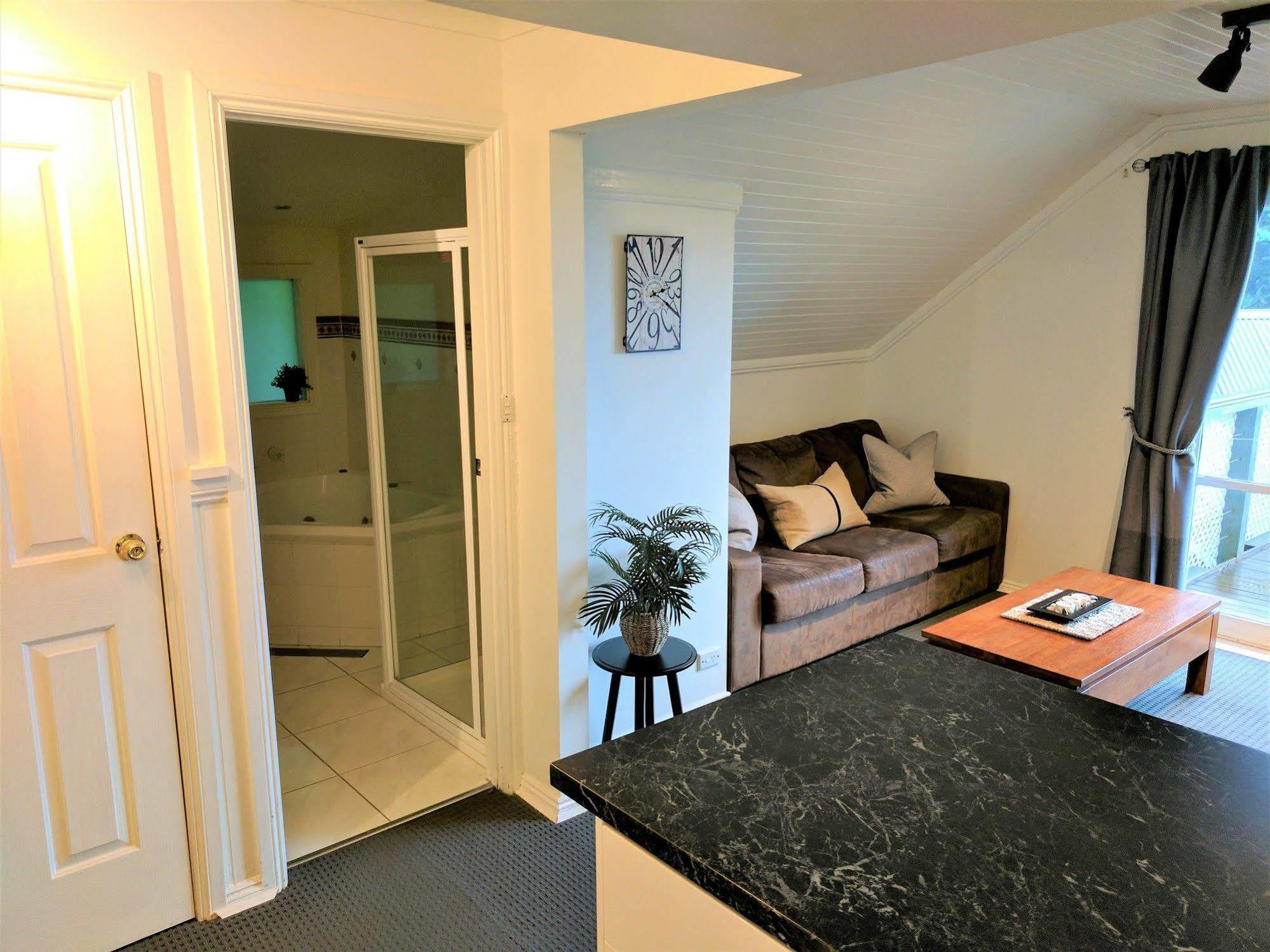 Annie Roes Luxury B&B Bend of Islands Extérieur photo